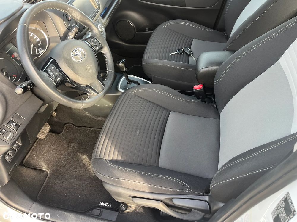 Toyota Yaris - 12