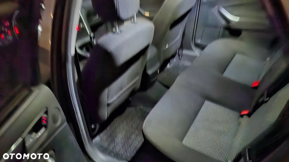 Ford Mondeo Turnier 2.0 Trend - 4