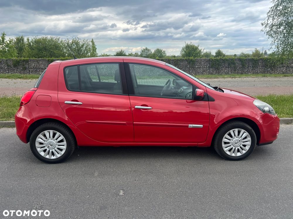 Renault Clio - 11