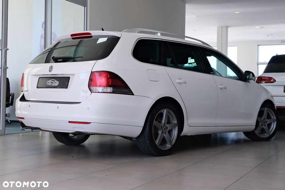 Volkswagen Golf - 6