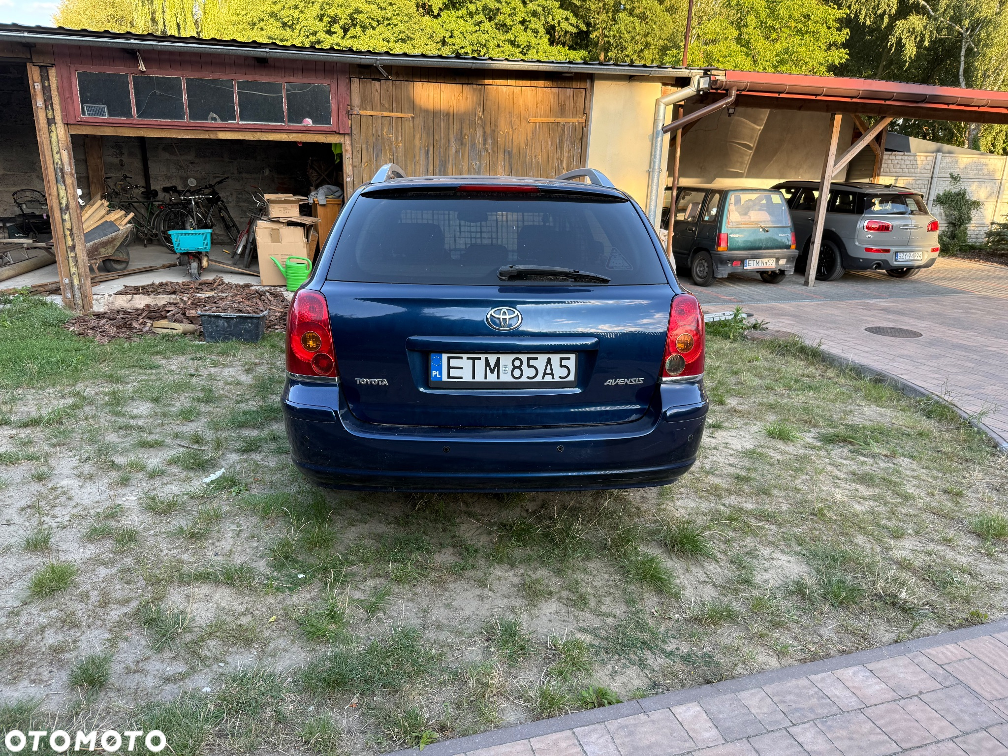 Toyota Avensis - 2