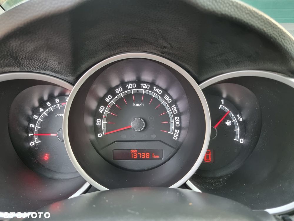 Kia Venga 1.4 M - 12