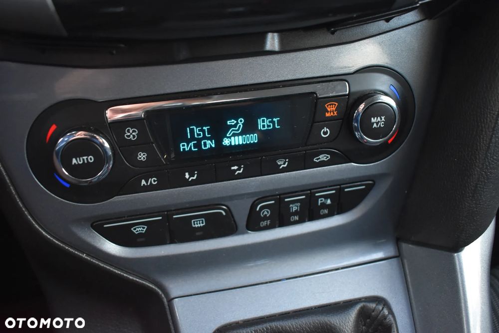 Ford Focus 1.6 EcoBoost Titanium - 17