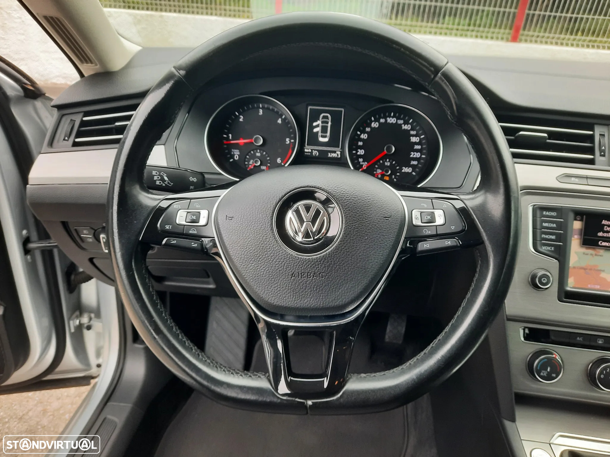 VW Passat 1.6 TDI BlueMotion - 27