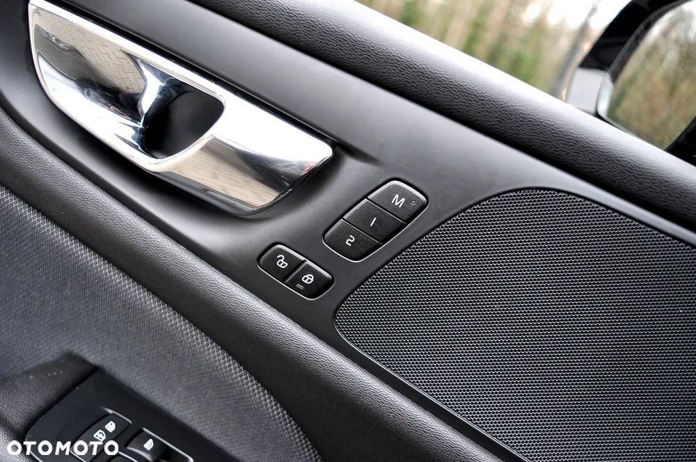 Volvo V60 T4 Geartronic R-Design - 25