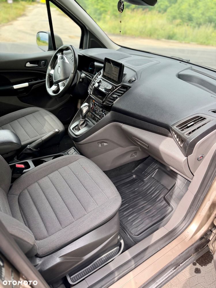 Ford Tourneo Connect Grand - 13