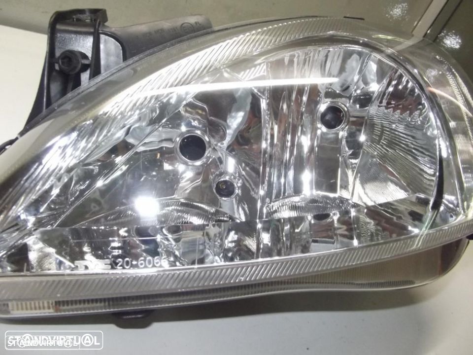 Opel Corsa C de 2000 a 2002 farol frontal - 2