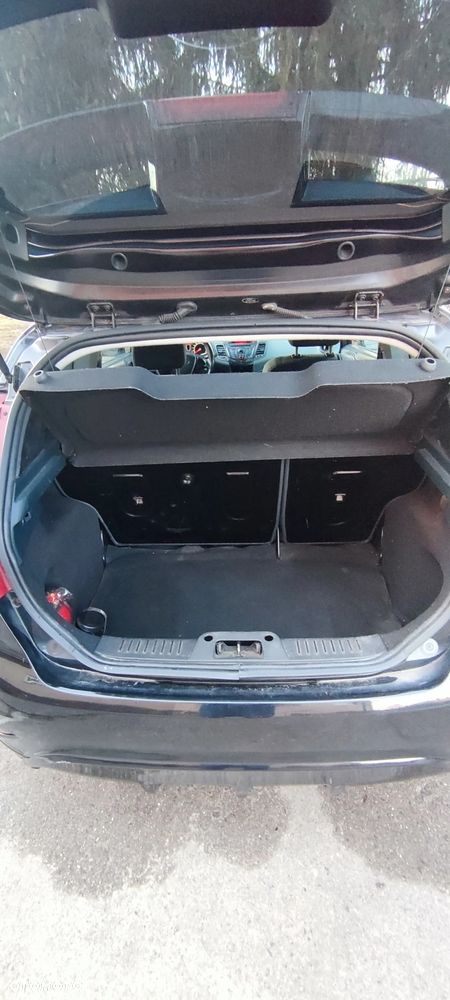 Ford Fiesta 1.4 Ghia - 28