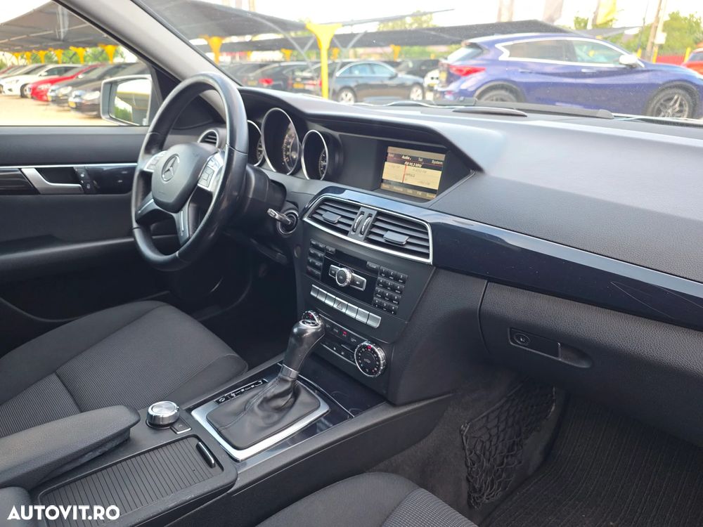 Mercedes-Benz C 220 CDI DPF Automatik BlueEFFICIENCY - 11