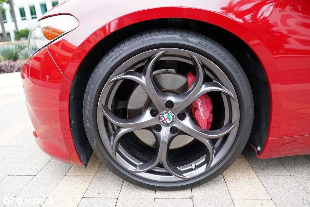 Alfa Romeo Giulia 2.0 Turbo 16V AT8-Q4 Ti - 13