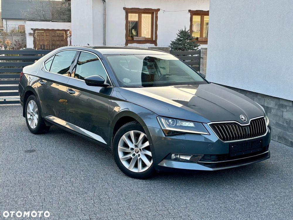 Skoda Superb 2.0 TDI DSG Premium Edition - 33