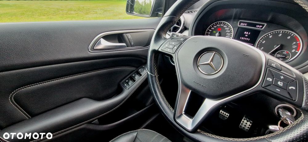 Mercedes-Benz Klasa B 180 BlueEFFICIENCY Edition Style - 10