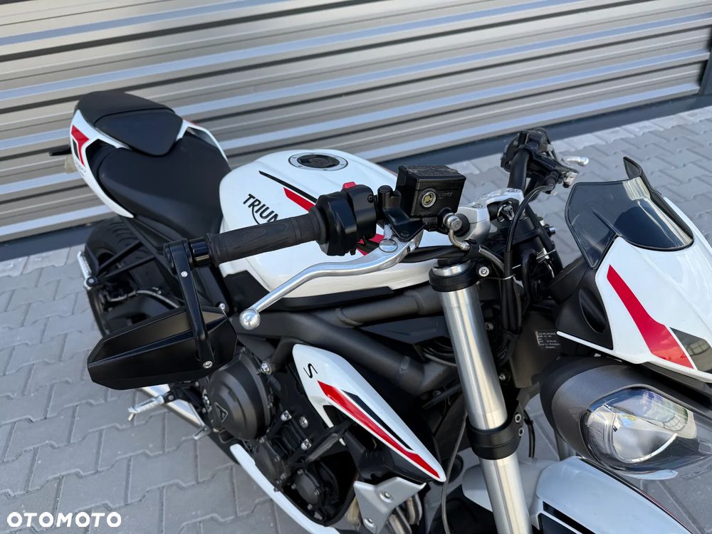 Triumph Street Triple - 21