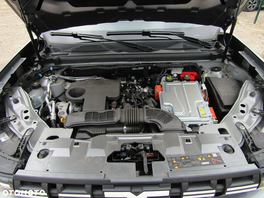Dacia Duster 1.6 Full Hybrid 140 Journey MMT - 30