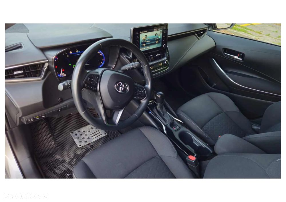 Toyota Corolla 1.8 Hybrid Comfort - 11
