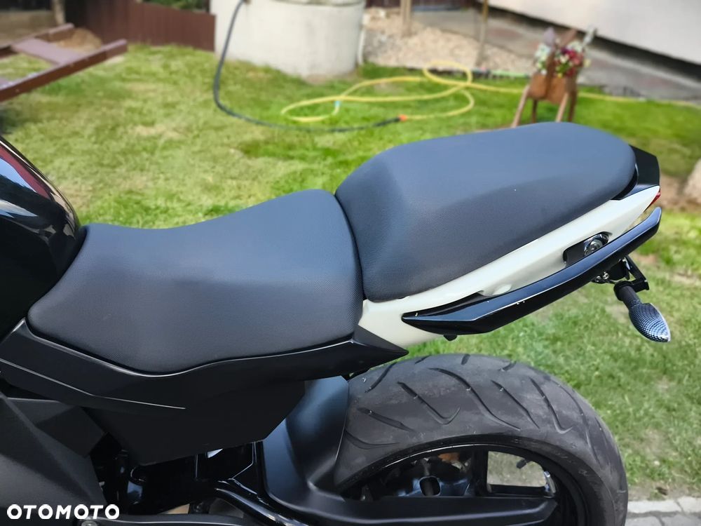 Kawasaki ER - 24