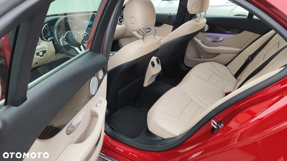 Mercedes-Benz Klasa C 300 4MATIC 9G-TRONIC - 19