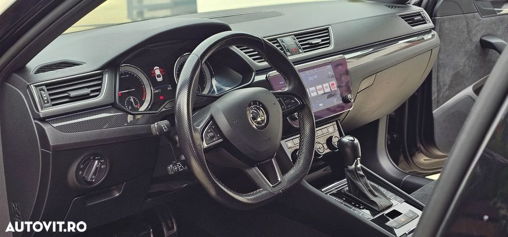 Skoda Superb 2.0 TDI DSG Sportline - 11