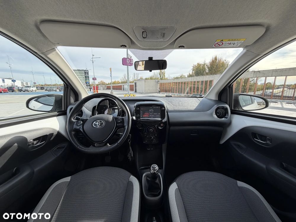 Toyota Aygo x-play - 4