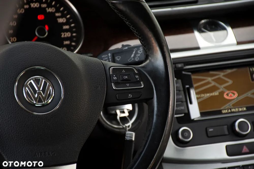Volkswagen Passat 1.8 TSI Exclusive - 33