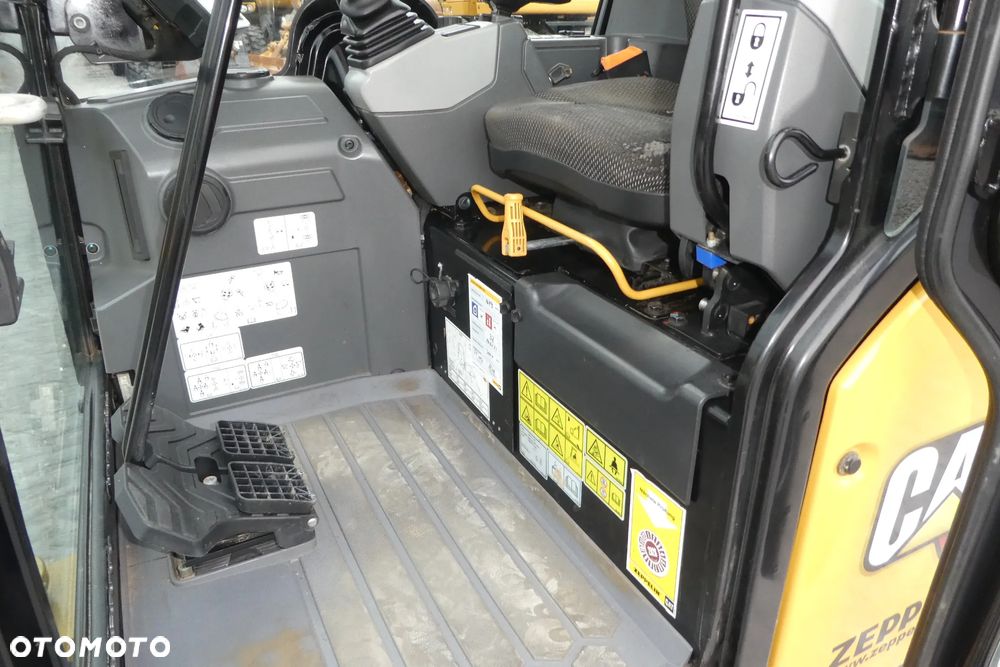 Caterpillar 301,8 - 20