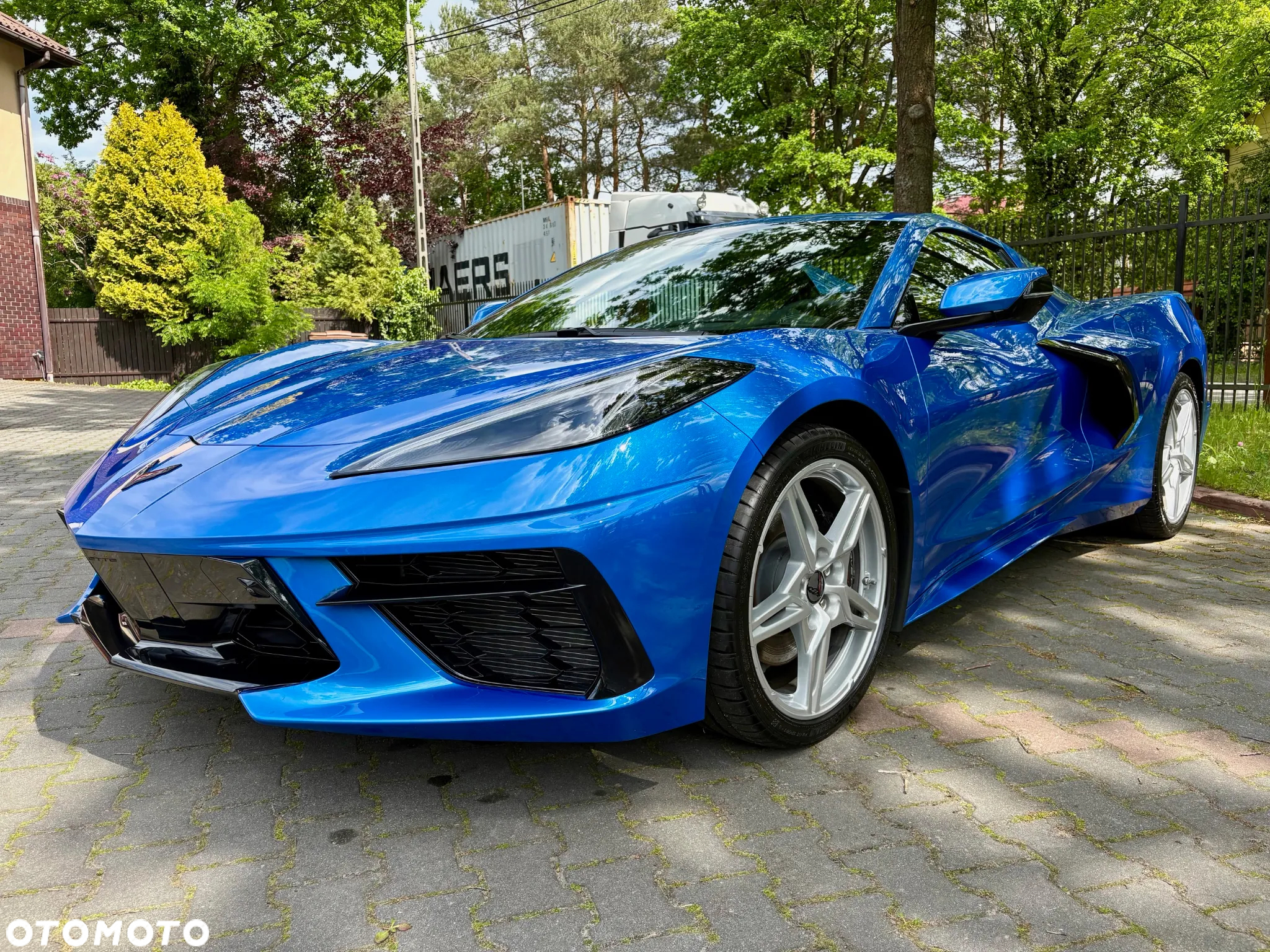 Chevrolet Corvette - 12