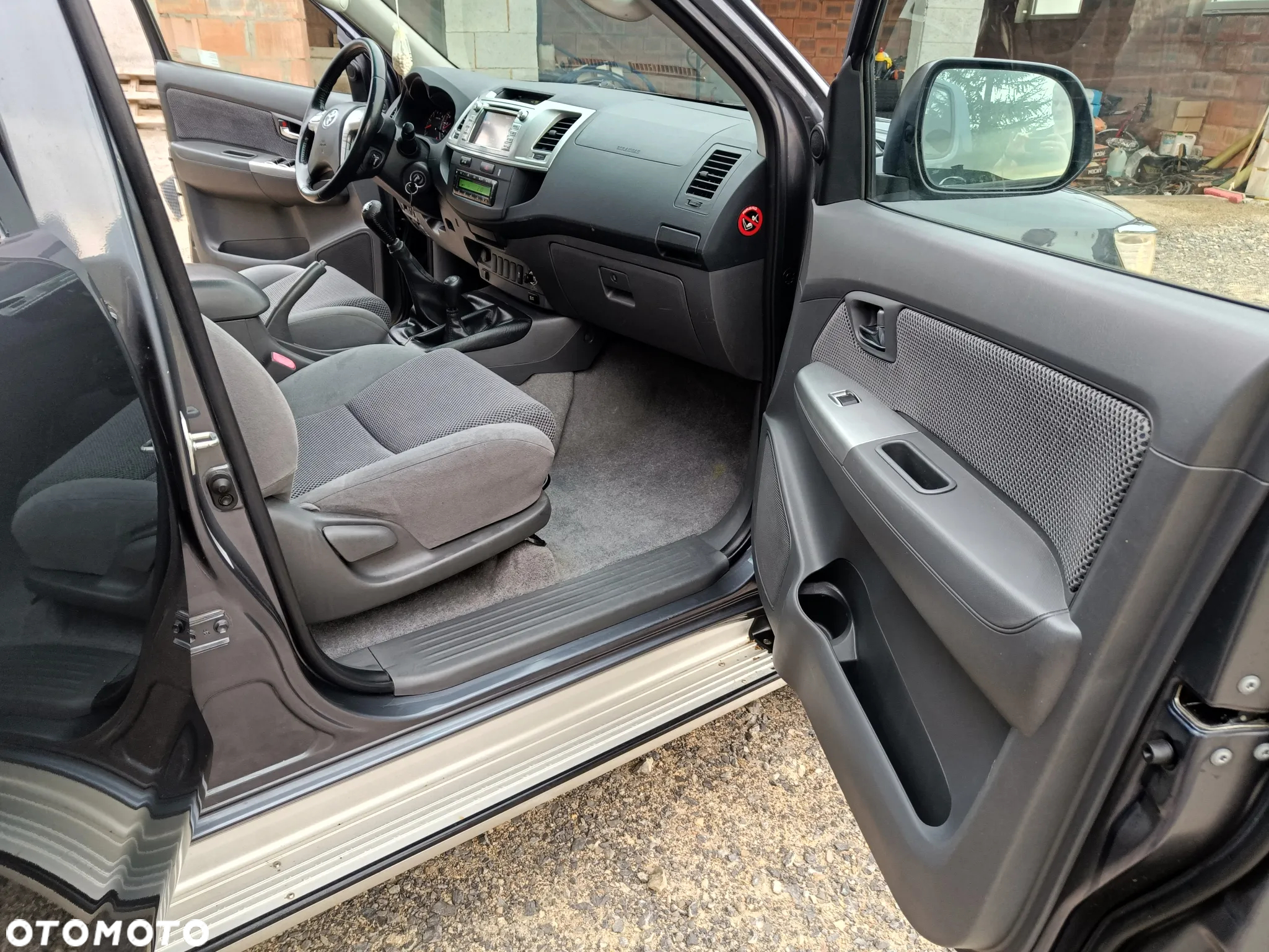 Toyota Hilux 3.0 D-4D SR5 - 14
