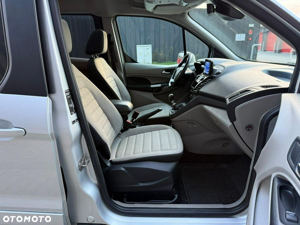 Ford Tourneo Connect Grand - 19
