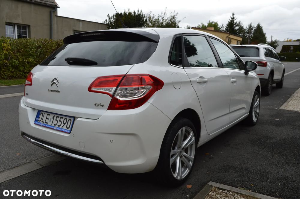 Citroën C4 e-HDi 115 ETG6 Exclusive - 8