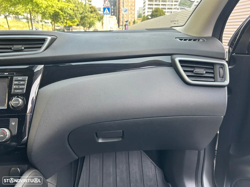 Nissan Qashqai 1.5 dCi N-Connecta - 11