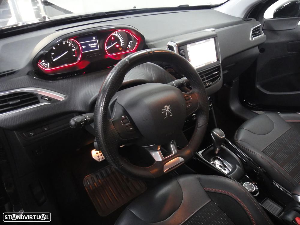 Peugeot 2008 1.2 PureTech GT Line EAT6 - 11