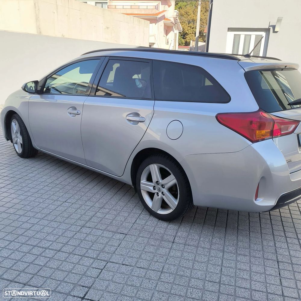 Toyota Auris Touring Sports 1.4 D-4D Com+P.Sport - 13