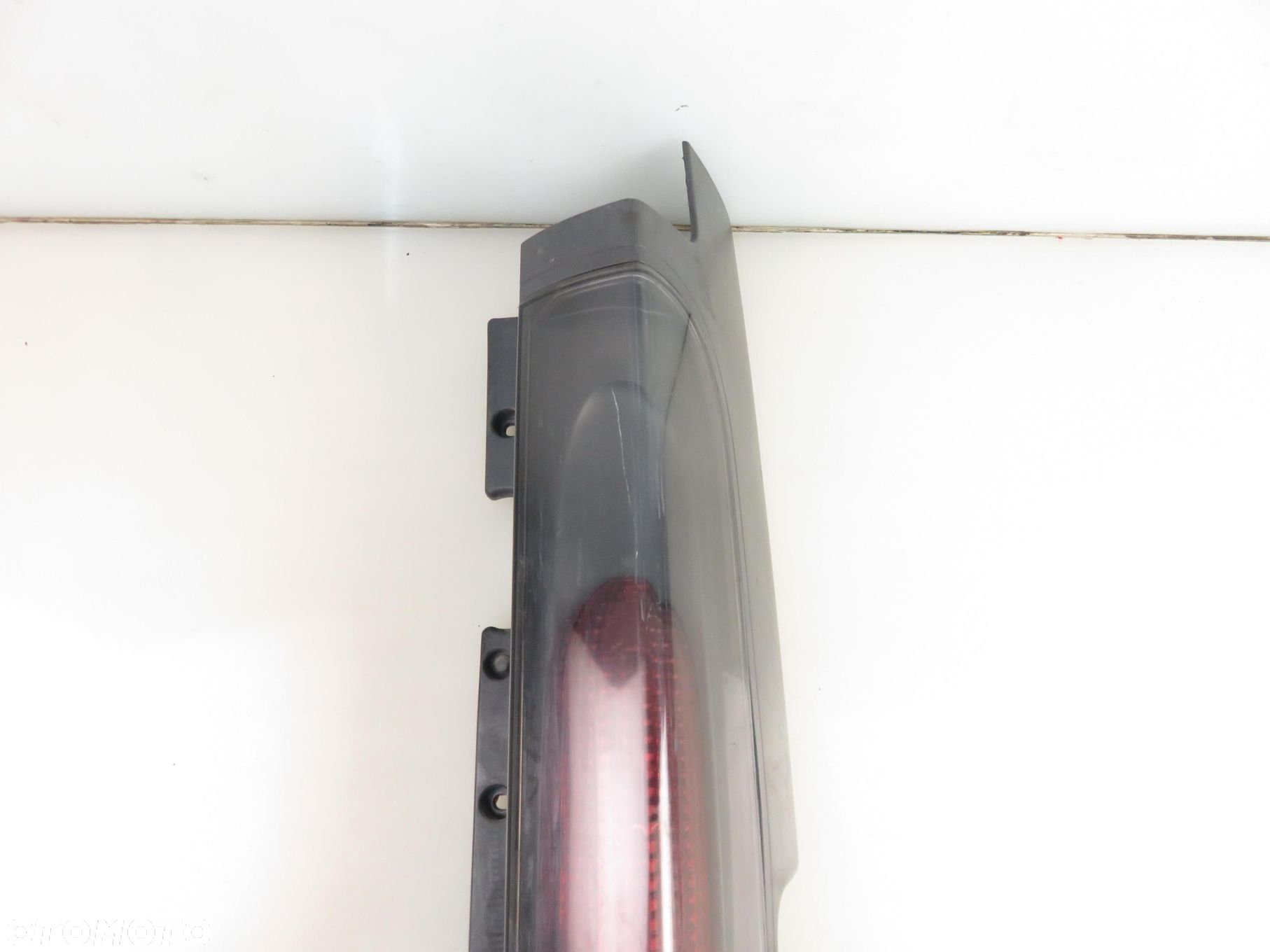 LAMPA PRAWA TYLNA OPEL VIVARO A (01-06-14) - 12