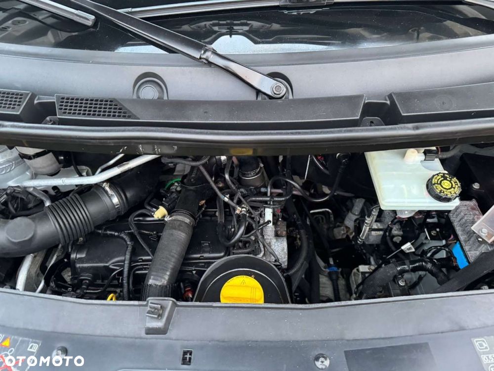 Renault Master 10 europalet z Windą - 36