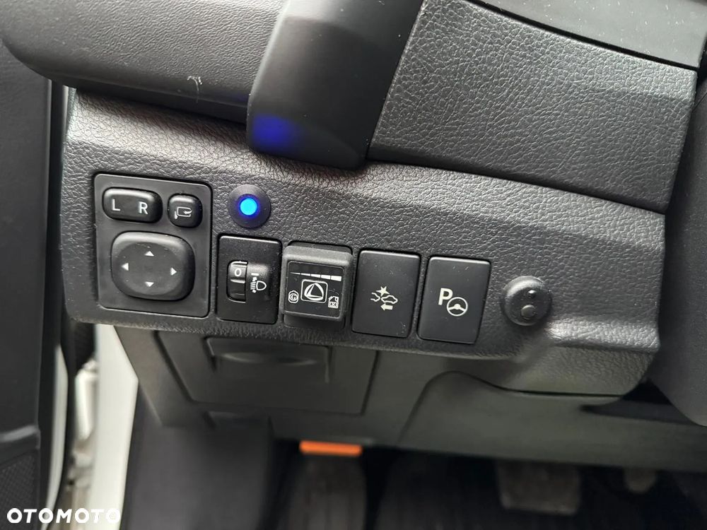 Toyota Auris Hybrid 135 Premium - 6