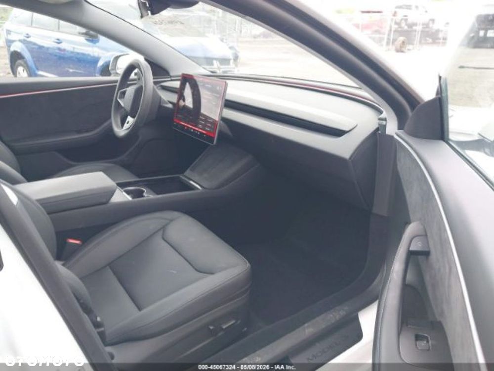 Tesla Model 3 - 9