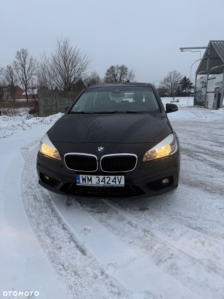 BMW Seria 2 218d - 9
