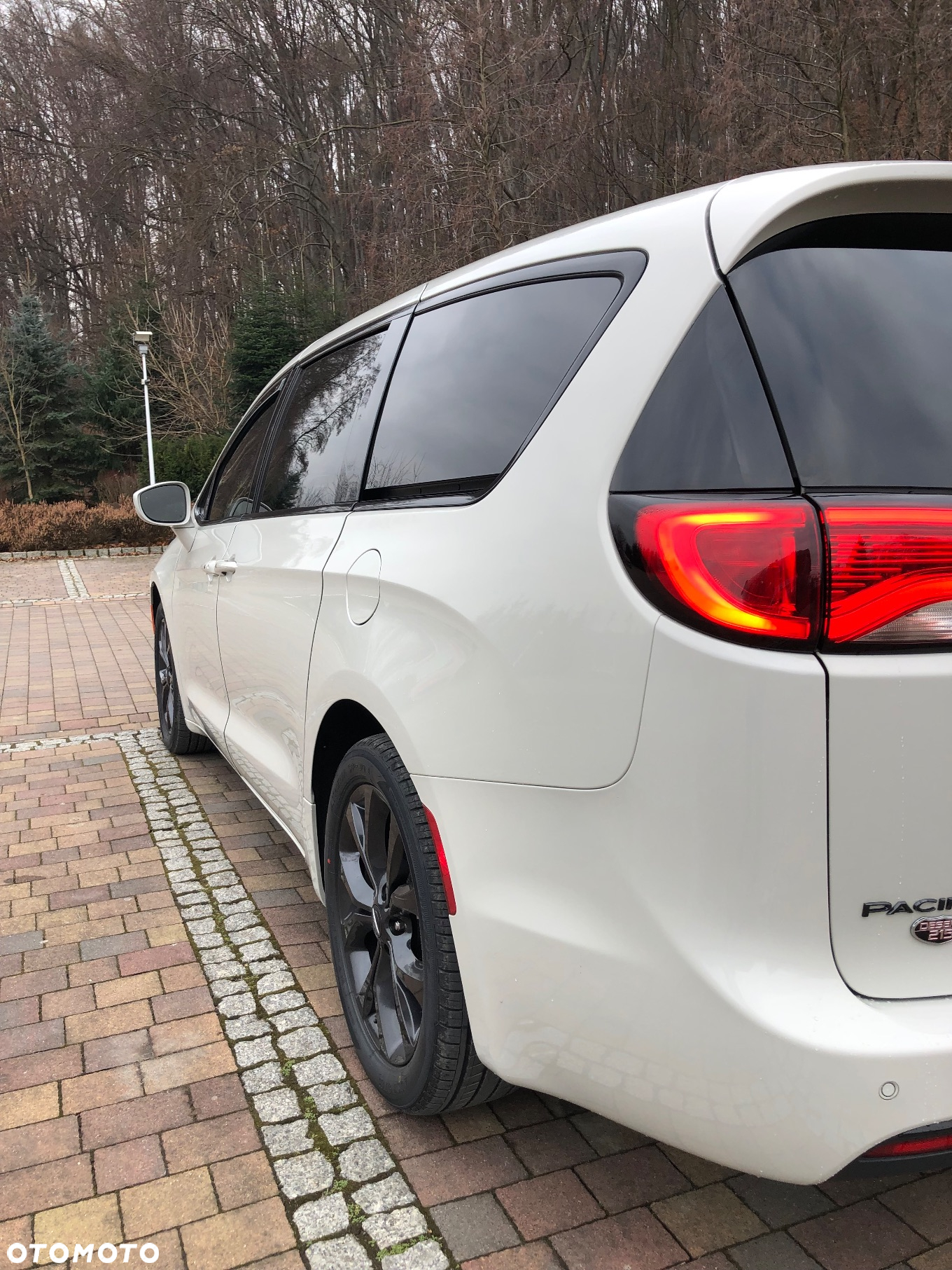 Chrysler Pacifica - 7