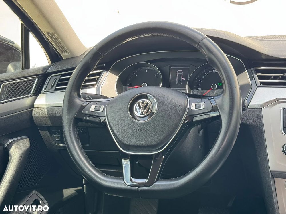 Volkswagen Passat - 13