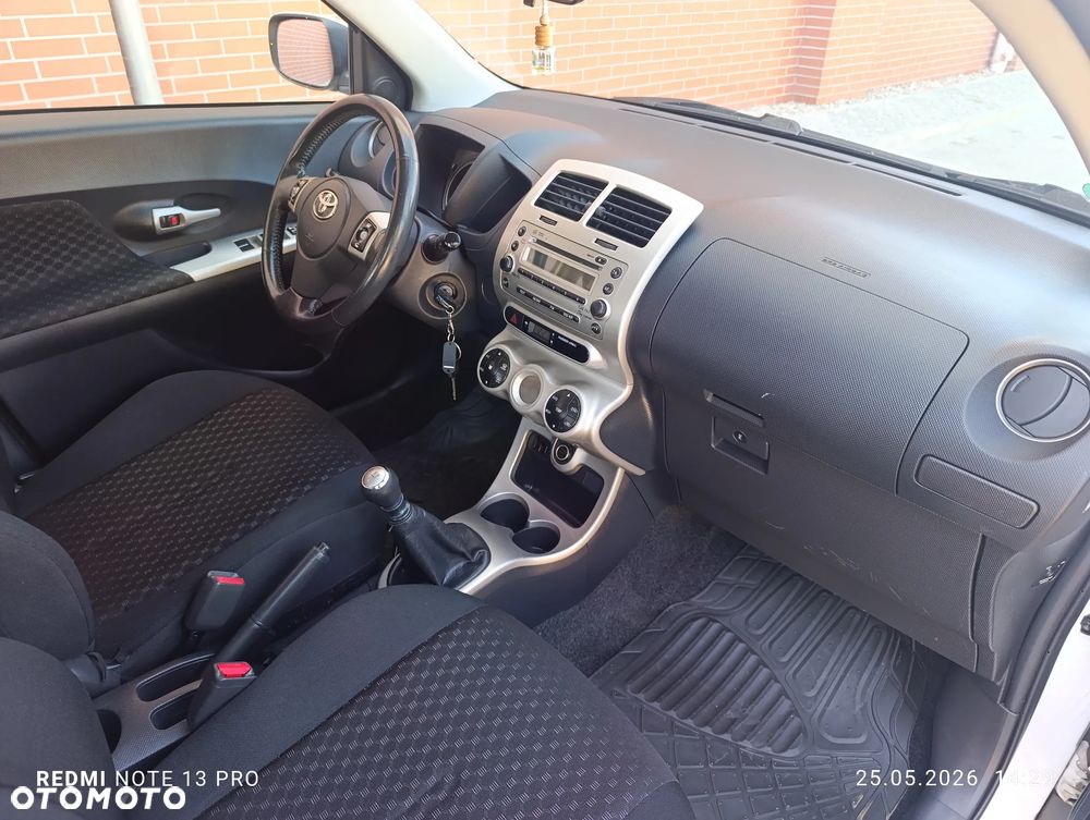 Toyota Urban Cruiser 1.33 Sol - 14