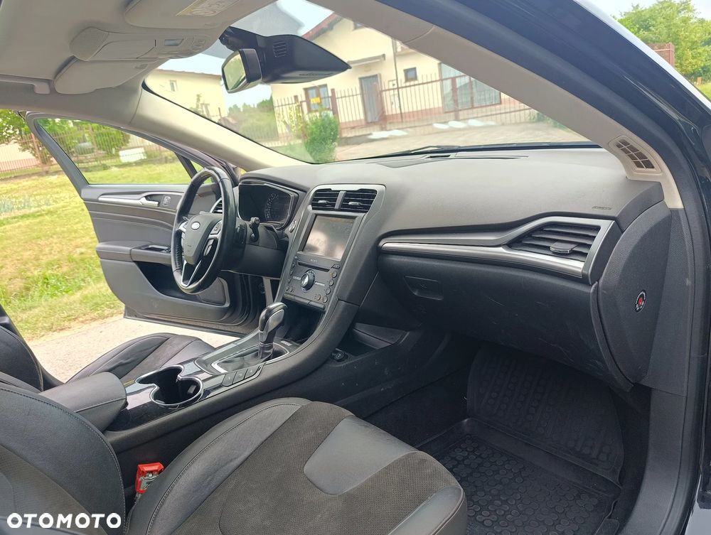 Ford Mondeo - 33