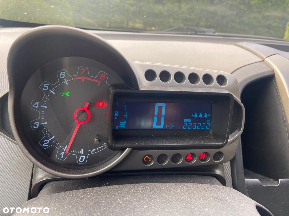 Chevrolet Aveo 1.2 LS - 8