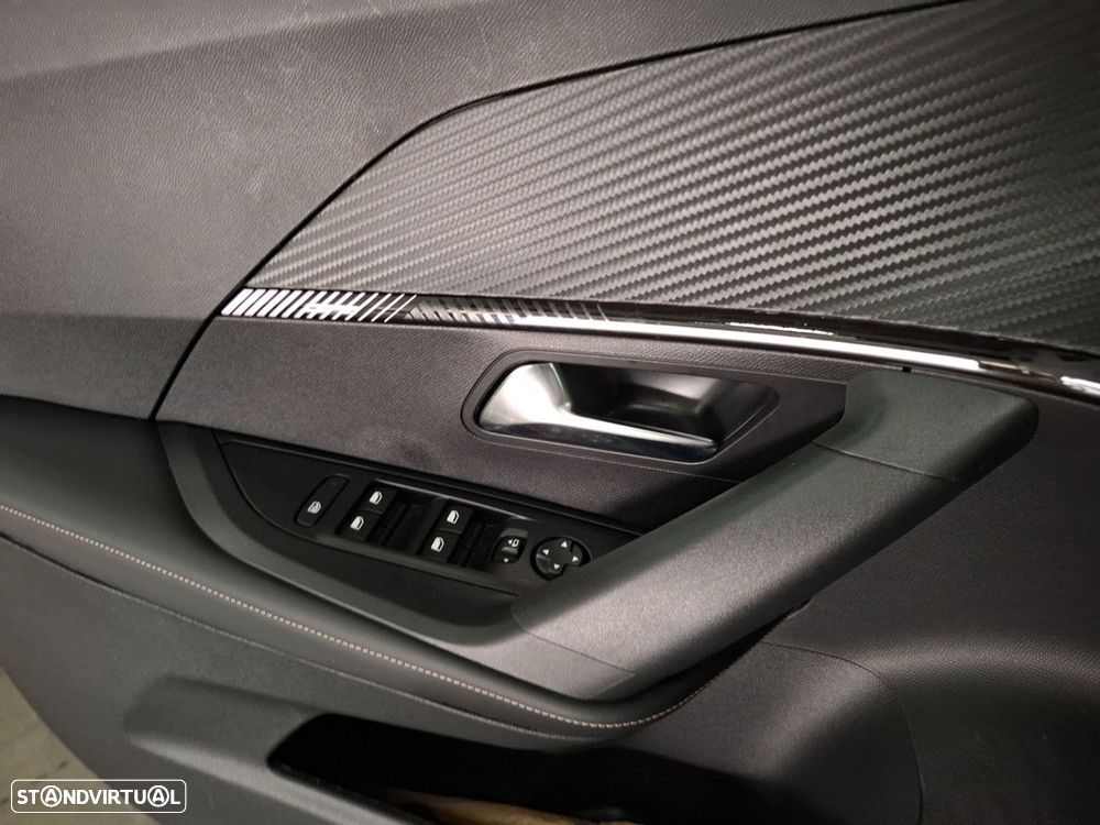 Peugeot 2008 1.2 Allure - 18