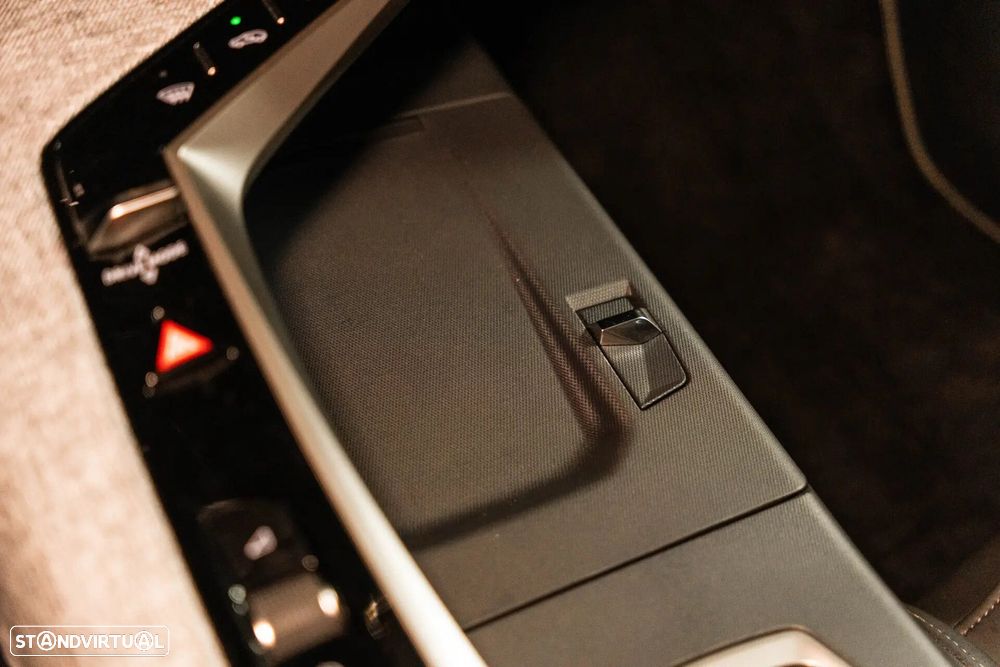 Peugeot E-5008 73 kWh GT - 35