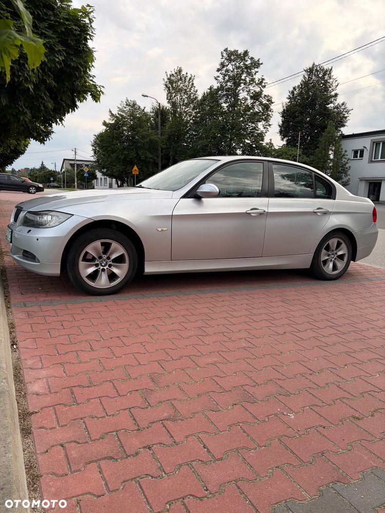 BMW Seria 3 318i - 1