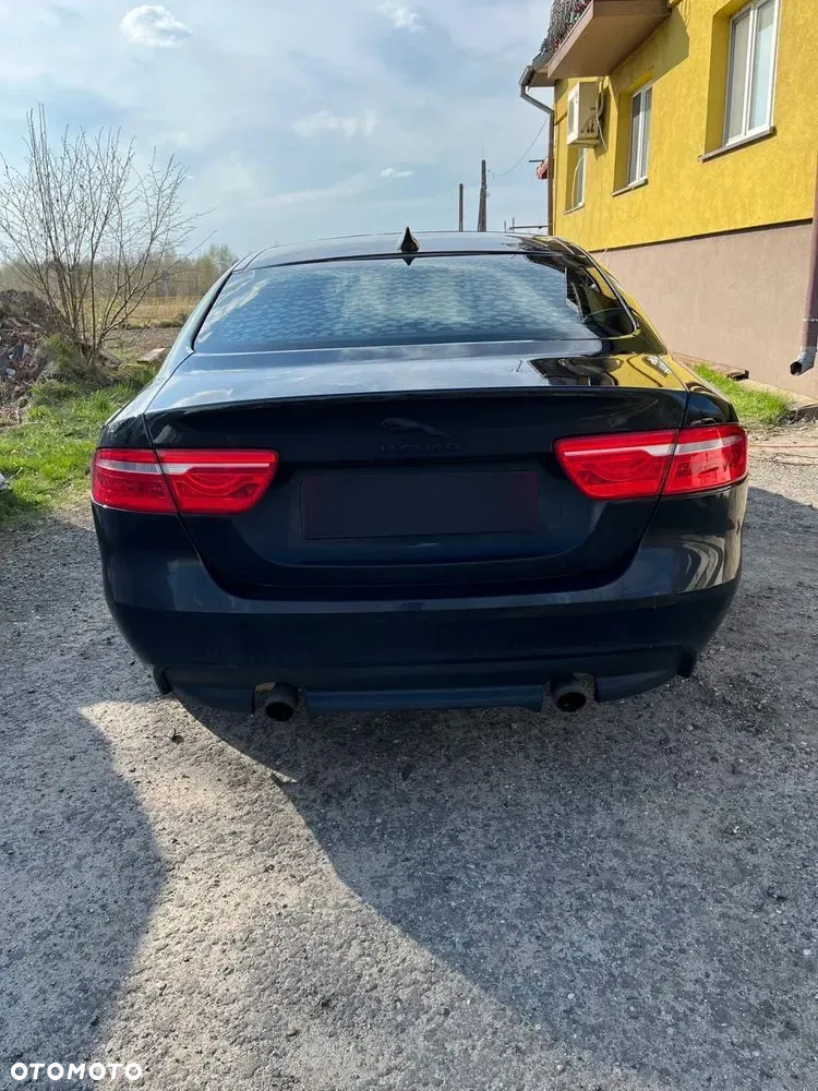 Jaguar XE 2.0 T AWD Prestige - 8