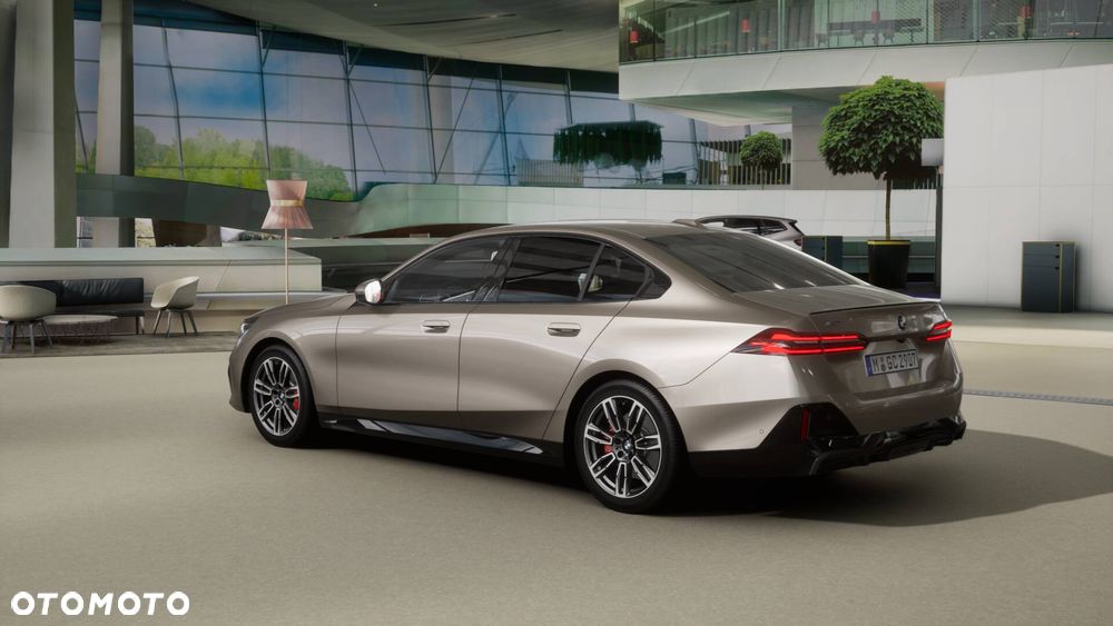 BMW Seria 5 520d xDrive mHEV M Sport - 2