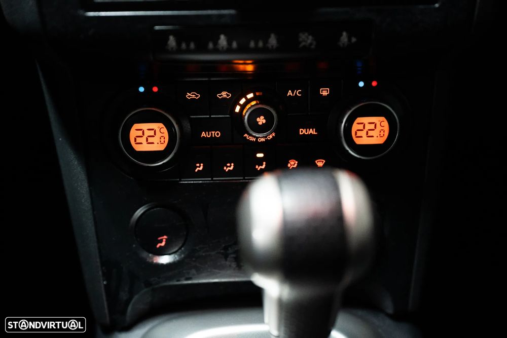 Nissan Qashqai 2.0 Acenta CVT - 25