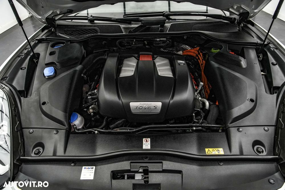 Porsche Cayenne - 34
