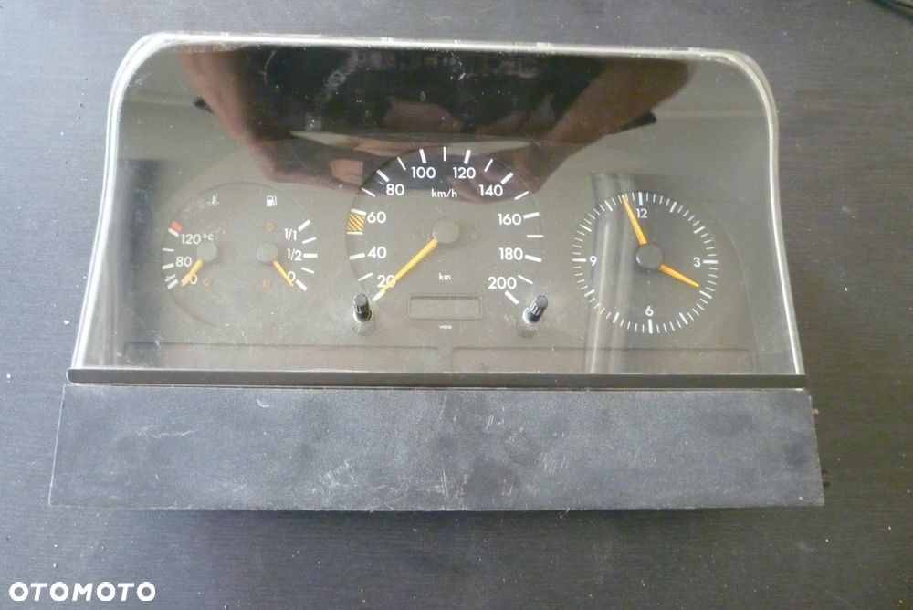 Licznik zegar Mercedes Sprinter Uszkodzony MB000425301 - 1